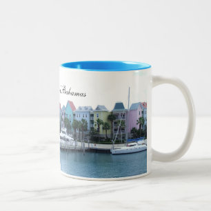 Caneca De Café Em Dois Tons Construções coloridas de Bahamas da ilha do