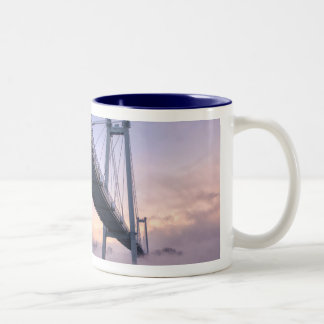 Caneca De Café Em Dois Tons Construtores de pontes