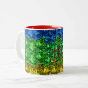Caneca De Café Em Dois Tons Corações e borboletas ao fundo da bandeira Amazigh