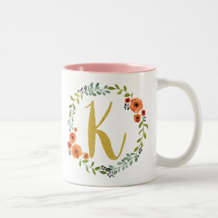 Caneca De Café Em Dois Tons Coroa de Flores Botânicas com Monograma Dourado In