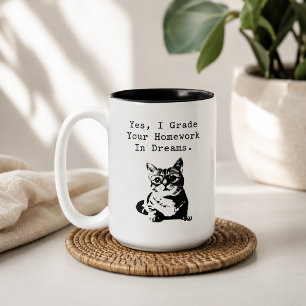 Caneca De Café Em Dois Tons Corrigindo Tarefas Em Sonhos Vida De Professor