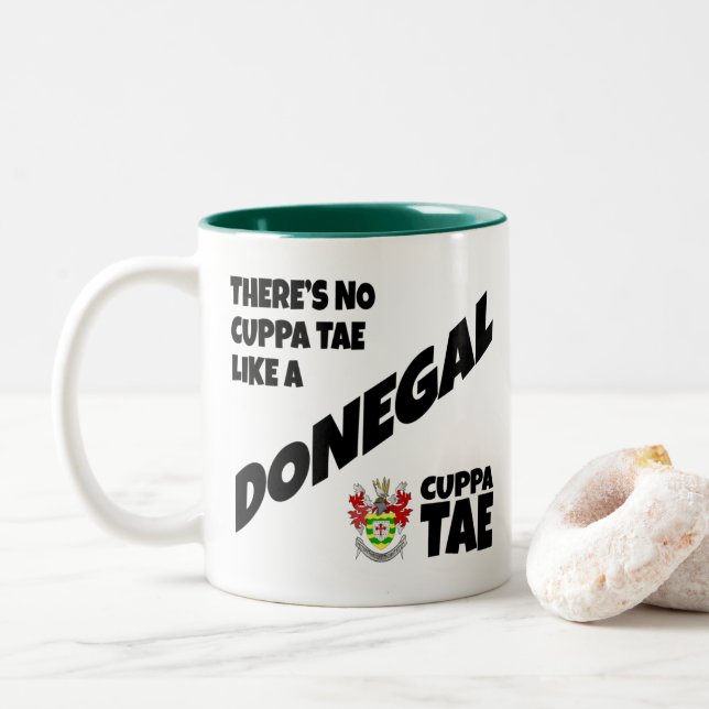 Caneca De Café Em Dois Tons County Donegal Ireland Café De Dois Toneladas (Com Donut)