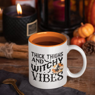 Caneca De Café Em Dois Tons Coxas Espessas E Víblias De Bruxas