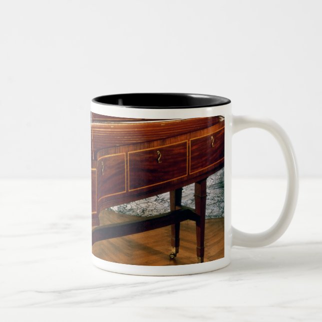 Caneca De Café Em Dois Tons Cravo que pertence a Franz Joseph Haydn (Direita)