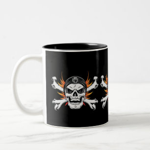 Caneca De Café Em Dois Tons Crossbones crânios com Asas Piscantes