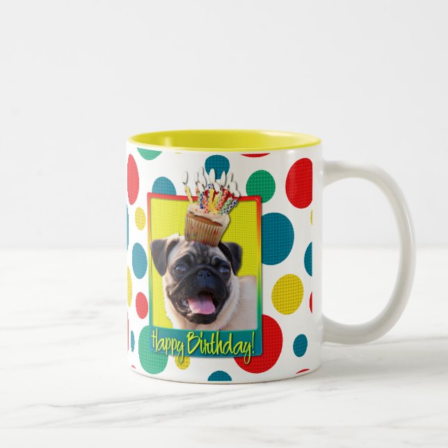 Caneca De Café Em Dois Tons Cupcake do aniversário - Pug (Direita)