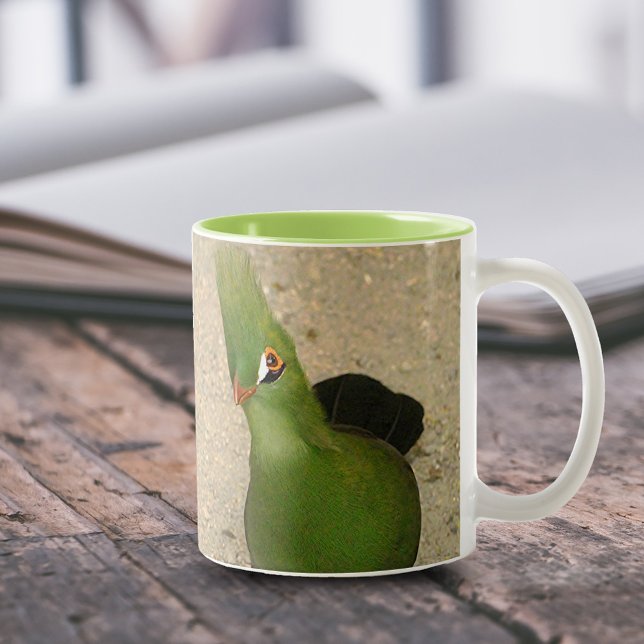 Caneca De Café Em Dois Tons Curiosa Guiné Turaco Green Pássaro (Funny Curious Guinea Turaco 11 oz Coffee Mug Cover Photo.)