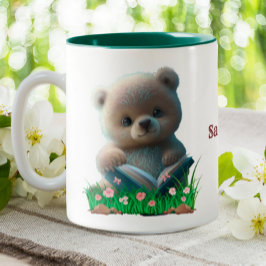 Caneca De Café Em Dois Tons Cute Teddy Bear lendo livro Personalizado