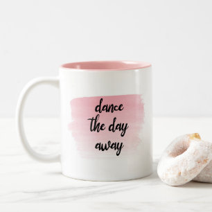 Caneca De Café Em Dois Tons Dance as citações ausentes da aguarela do dia