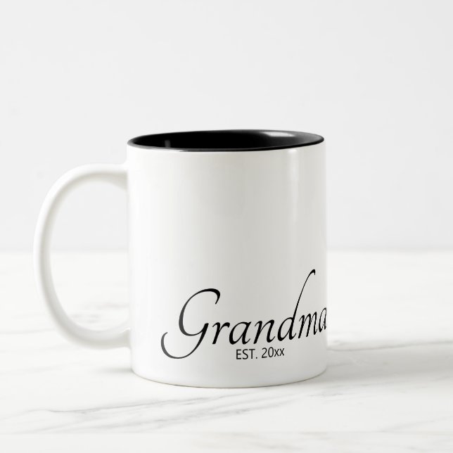 Caneca De Café Em Dois Tons Data de Fundação da Vovó Est Script Preto (Esquerda)