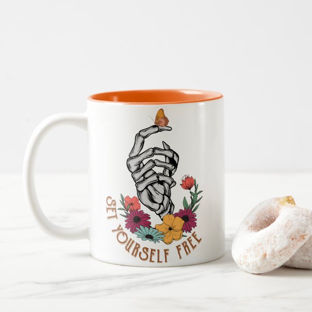 Caneca De Café Em Dois Tons Defina seu esqueleto livre (Com Donut)