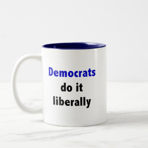 Caneca De Café Em Dois Tons Democratas fazem-no agridem liberalmente