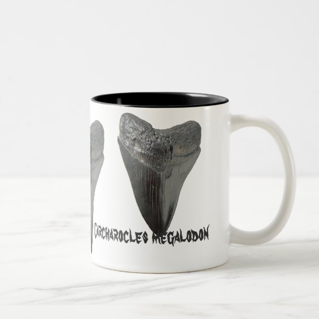 Caneca De Café Em Dois Tons Dente do megalodon de Carcharocles (Direita)