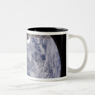 Caneca De Café Em Dois Tons Descoberta 11 do vaivém espacial