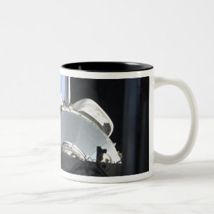 Caneca De Café Em Dois Tons Descoberta 9 do vaivém espacial
