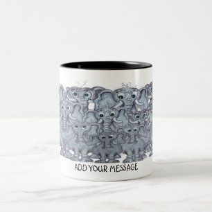 Caneca De Café Em Dois Tons Desenho animado de família de elefantes engraçada