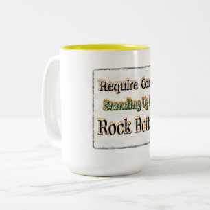 Caneca De Café Em Dois Tons Design Bonita Sobre Coragem Em Pé De Papel Redond