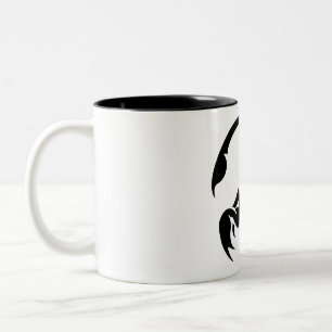 Caneca De Café Em Dois Tons Design de Escorpião Tribal - Força e Proteção
