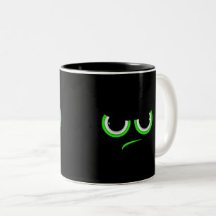 Caneca De Café Em Dois Tons Design de rosto zangado engraçado com olhos verdes