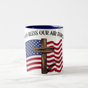 Caneca De Café Em Dois Tons DEUS ABENÇOE NOSSAS FORÇAS AÉREAS com cruz robusta