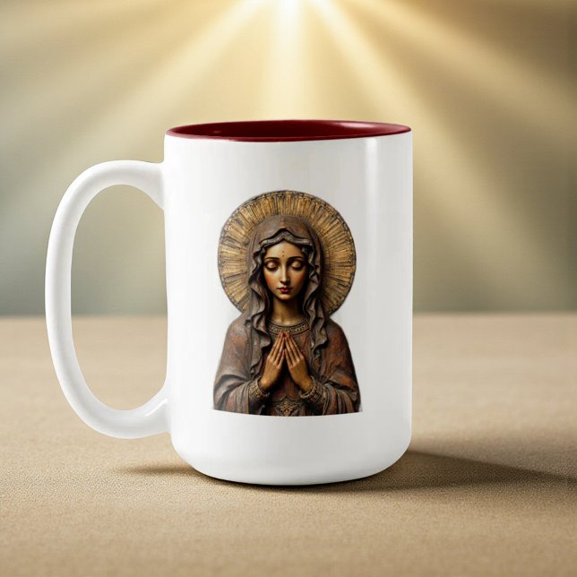 Caneca De Café Em Dois Tons Devoção Esculpida Maria de Madeira (Criador carregado)