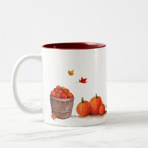 Caneca De Café Em Dois Tons Dia da queda com as maçãs e o ancinho das folhas