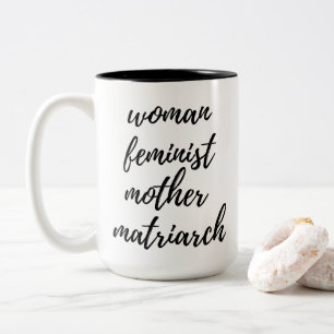 Caneca De Café Em Dois Tons Dia das Mães Tipografia Manuscrita Feminista Preta