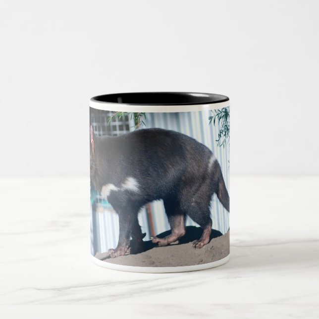 Caneca De Café Em Dois Tons Diabo tasmaniano (Centro)