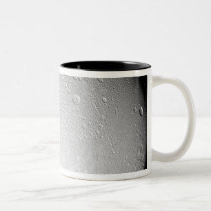Caneca De Café Em Dois Tons Dione da Lua de Saturno