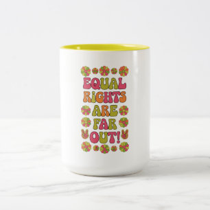 Caneca De Café Em Dois Tons Direitos iguais estão longe
