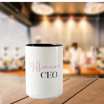 Caneca De Café Em Dois Tons Diretor-Geral Milionário Mínimo Moderno | Rosa E P<br><div class="desc">Apresentando o "Diretor Executivo Milionário Mínimo Moderno | Coleção rosa e preto Eleve seu estilo e faça uma declaração poderosa com nosso produto exclusivo,  que apresenta o design cativante do texto "CEO Milionário" em uma combinação elegante de rosa e preto.</div>