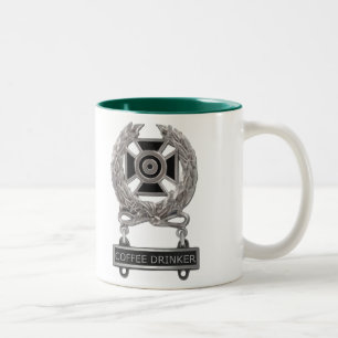 Caneca De Café Em Dois Tons Distintivo de Bebedor de Café Especialista