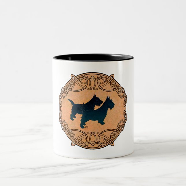Caneca De Café Em Dois Tons Dois Terriers Escoceses em Entrelaçamento Celta (Centro)