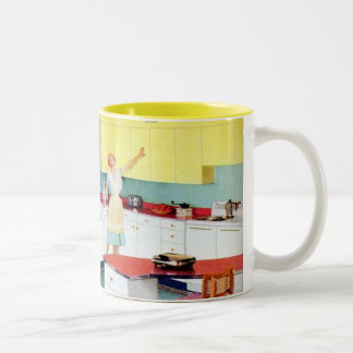 Caneca De Café Em Dois Tons Donas de casa retrô na cozinha