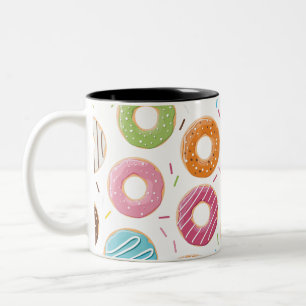 Caneca De Café Em Dois Tons Donuts rosa azul e mordidas padrão chocolate