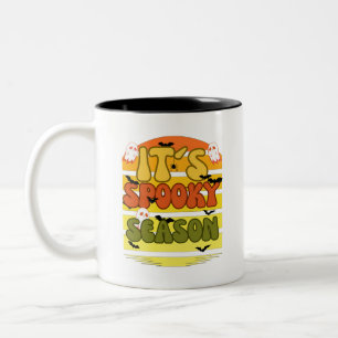 Caneca De Café Em Dois Tons É a estação Spooky - Fantasmas e Bat do Dia das Br