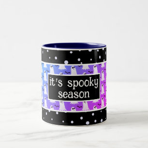 Caneca De Café Em Dois Tons É a Temporada Assustadora Roxo/Preto Halloween