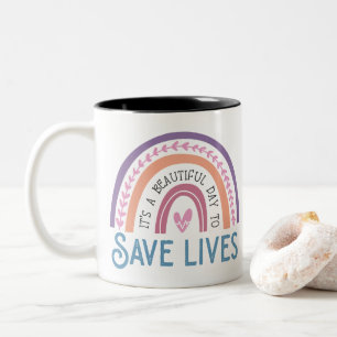 Caneca De Café Em Dois Tons É um belo dia para salvar vidas enfermeira Rainbow