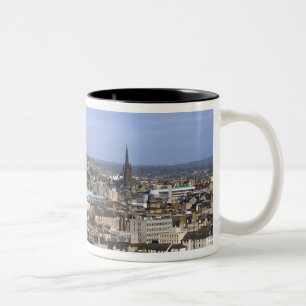 Caneca De Café Em Dois Tons Edimburgo, Escócia. Uma visão central