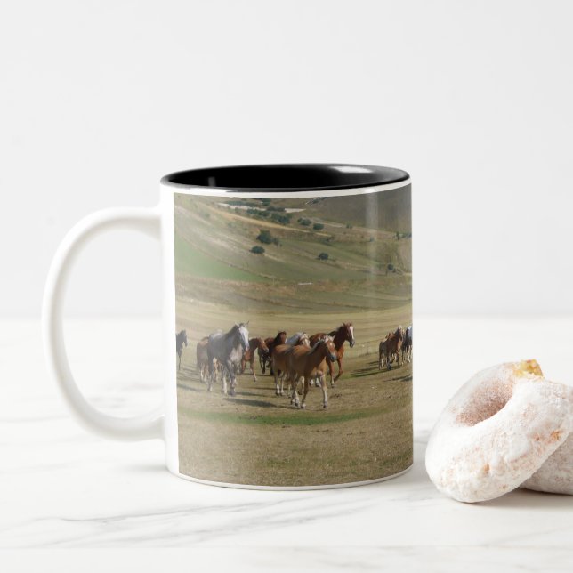 Caneca De Café Em Dois Tons Efetivo de Cavalos (Com Donut)