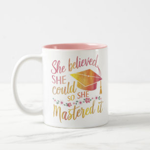 Caneca De Café Em Dois Tons Ela Acreditou Que Conseguiu Então Se Formou