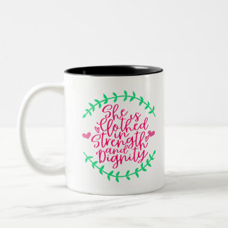 Caneca De Café Em Dois Tons Ela está vestida de força e dignidade -