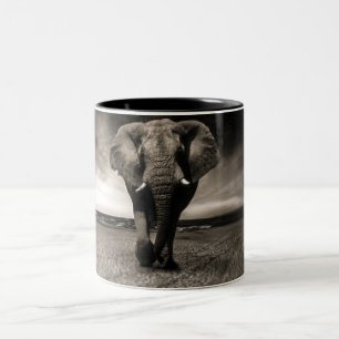 Caneca De Café Em Dois Tons Elefante na Corrida