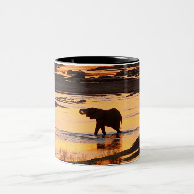 Caneca De Café Em Dois Tons Elefante no rio em Sunset (Centro)