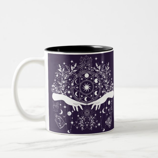 Caneca De Café Em Dois Tons Elegância Celestial: Design da Deusa da Lua (Esquerda)