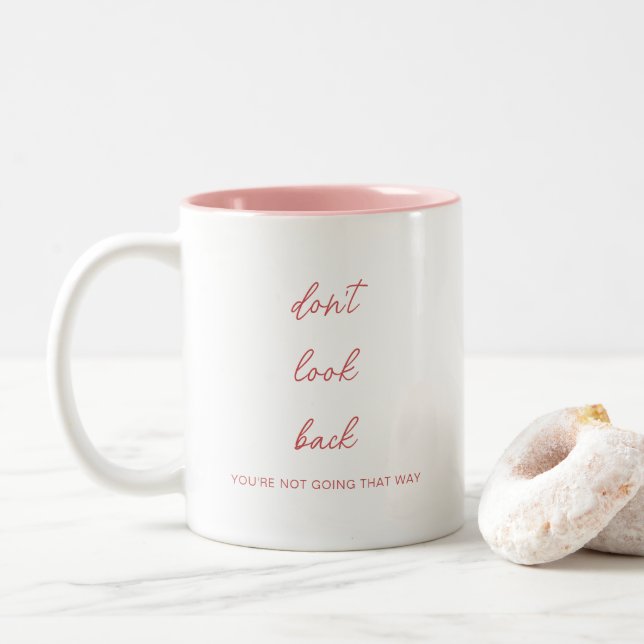 Caneca De Café Em Dois Tons Elegante Citação de Caligrafia Script Não Olhe par (Com Donut)