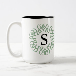 Caneca De Café Em Dois Tons Elegante Família de Monograma Floral Verde Sálvia