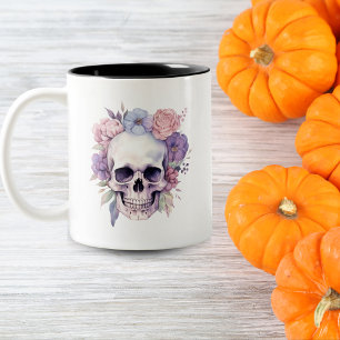 Caneca De Café Em Dois Tons Elegante Floral & Skull Gothic Halloween assustado