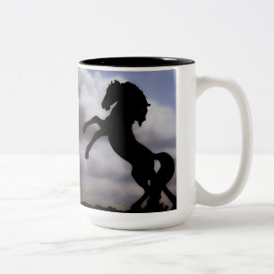 Caneca De Café Em Dois Tons Elevando o cavalo