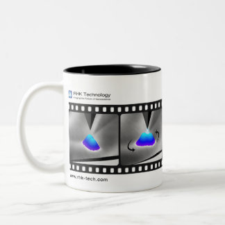 Caneca De Café Em Dois Tons Em abril de 2007 - tecnologia de RHK: Imagem do